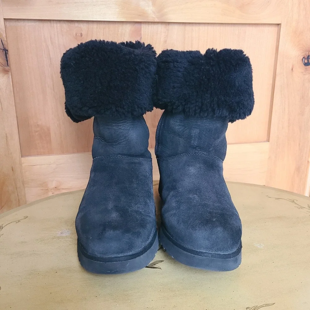 UGG Amie Tall EU 40 US 9 Black Suede Shearling Lined Wedge Boots Preppy Riding‎
